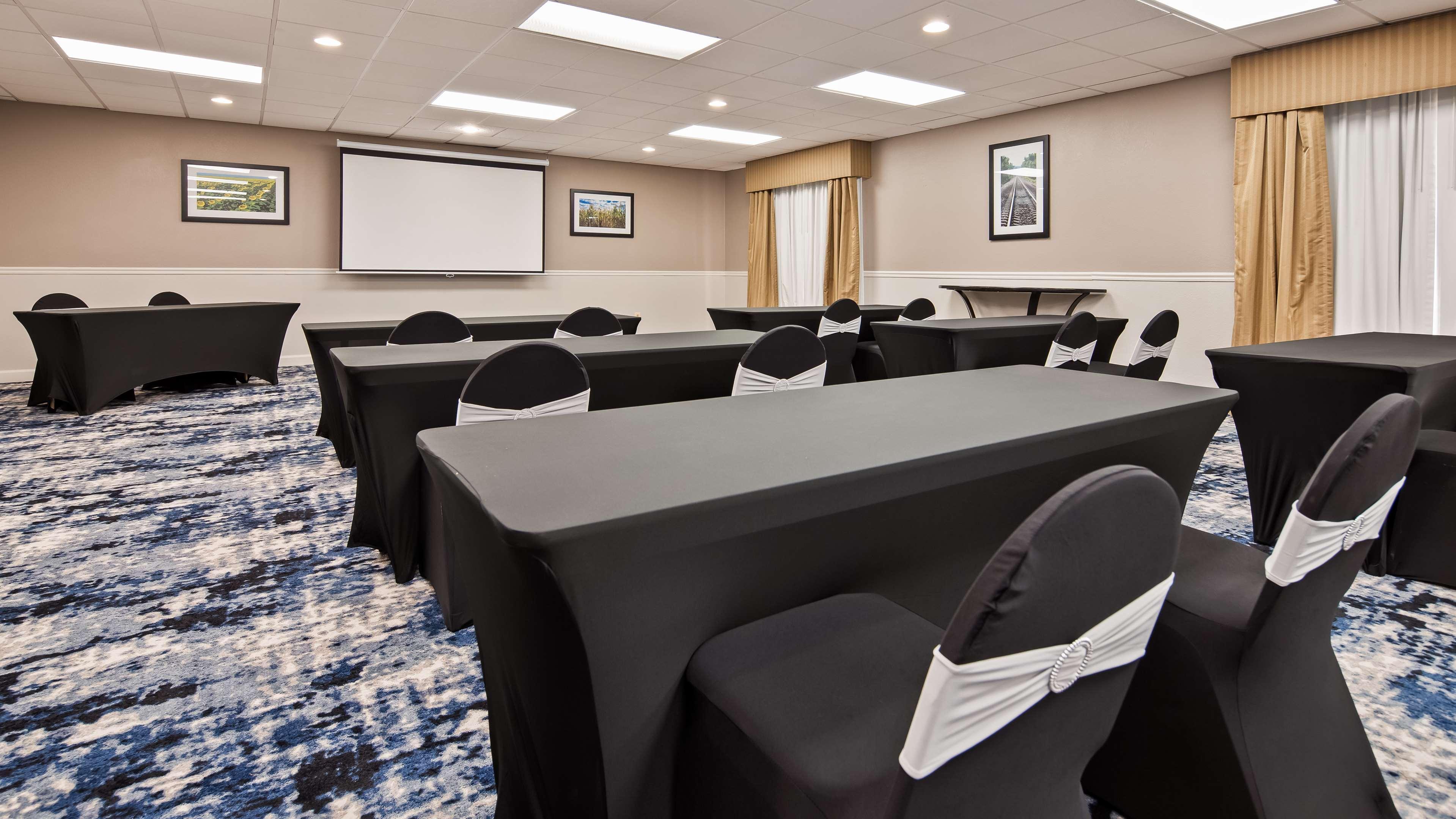Best Western Plus Kansas City Airport - Kci East Eksteriør bilde