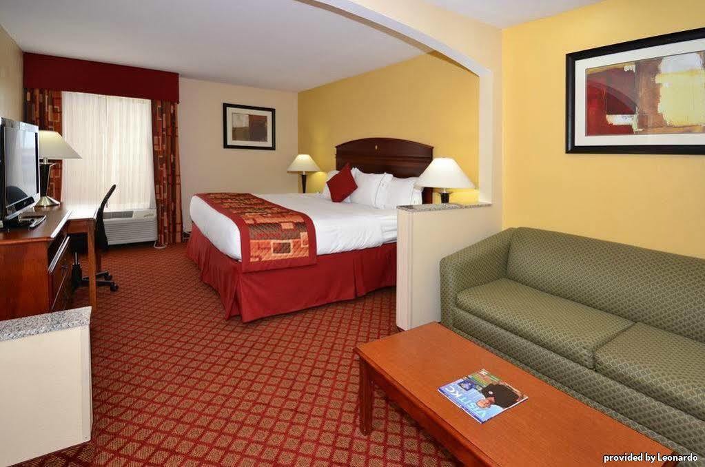 Best Western Plus Kansas City Airport - Kci East Eksteriør bilde